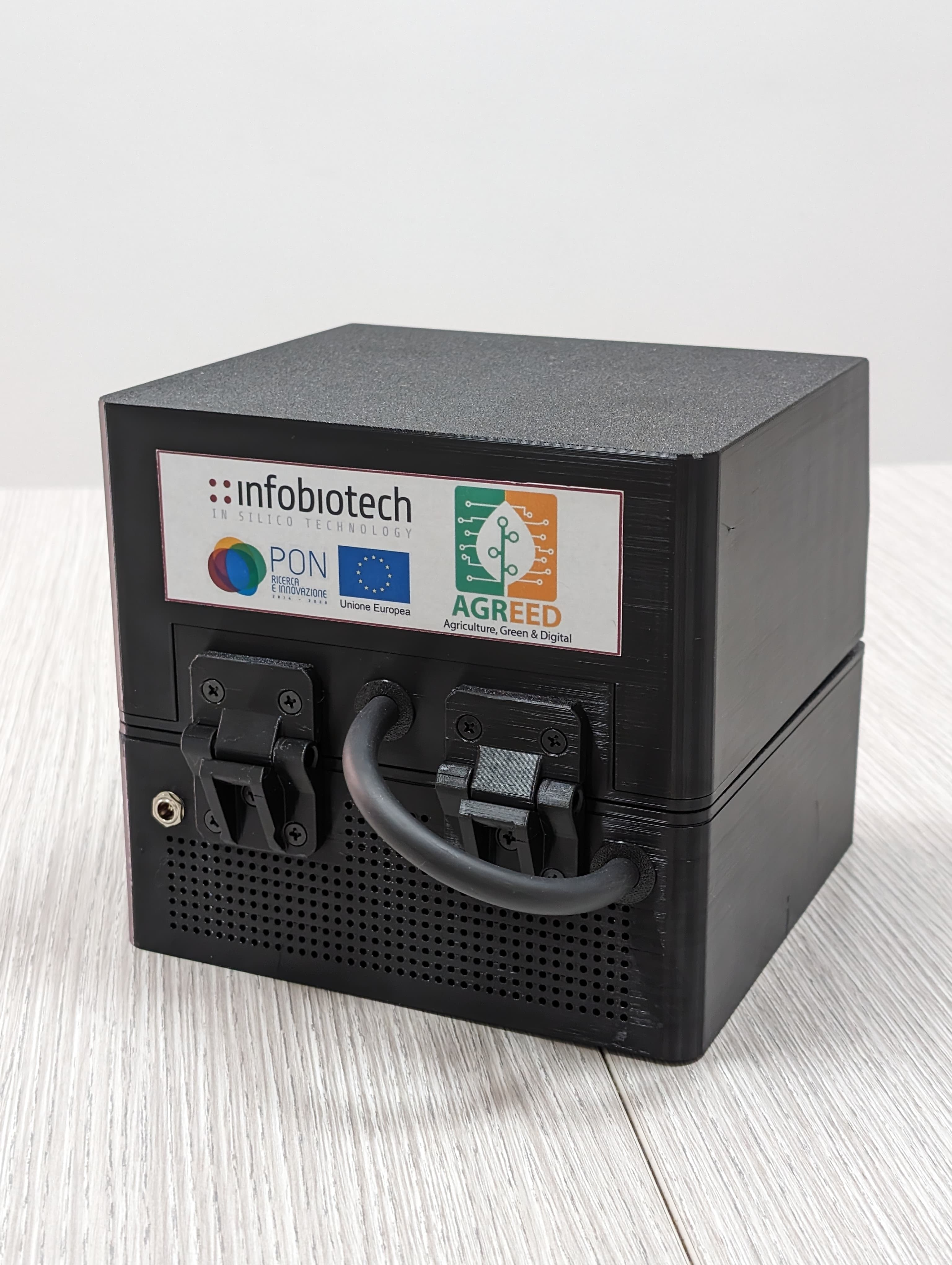 Proximity Real Time PCR device (Retro)